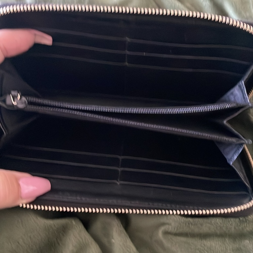 Gucci GG Leather Zip Around Wallet Black EUC🖤💛449391493075 - Picture 5 of 7